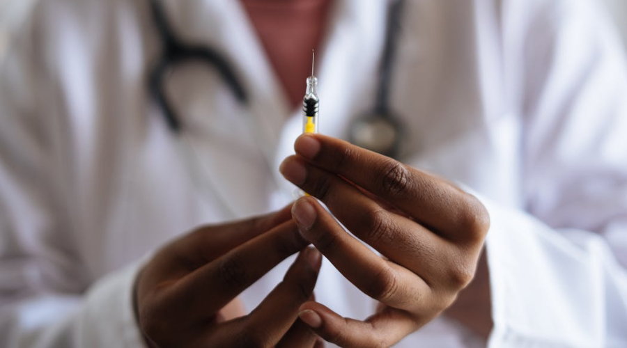 Totalidade dos mortos por covid e gripe é de não vacinados em Porto Alegre